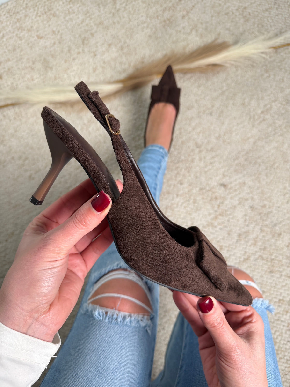 Bow Marrone Tacchi