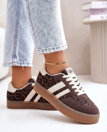 Aline Marrone Sneaker