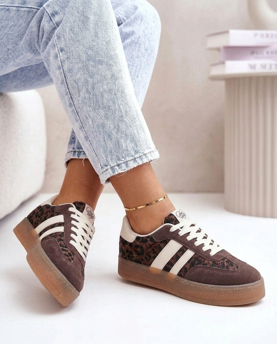 Aline Marrone Sneaker