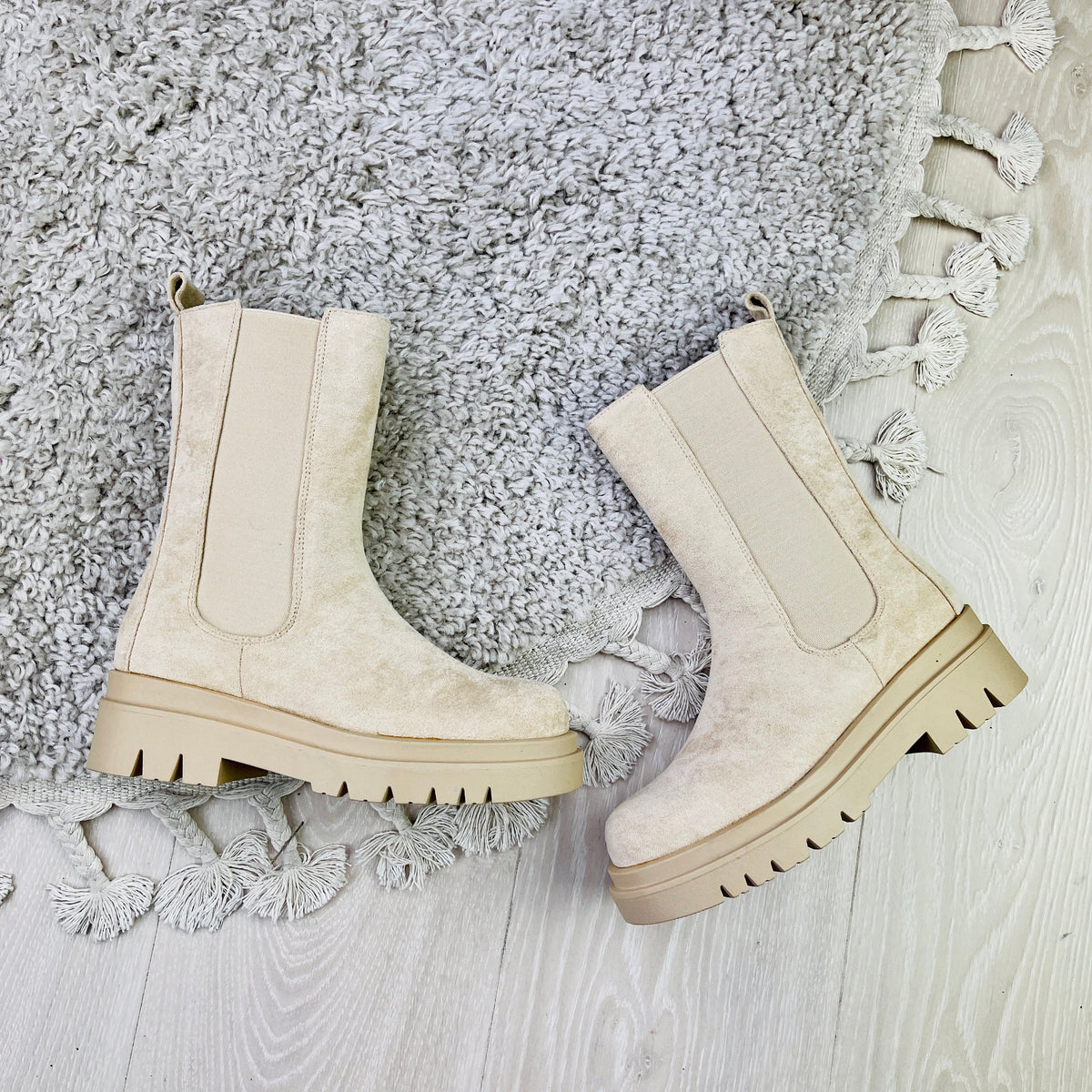 Chelsea Beige Suedine Stivali