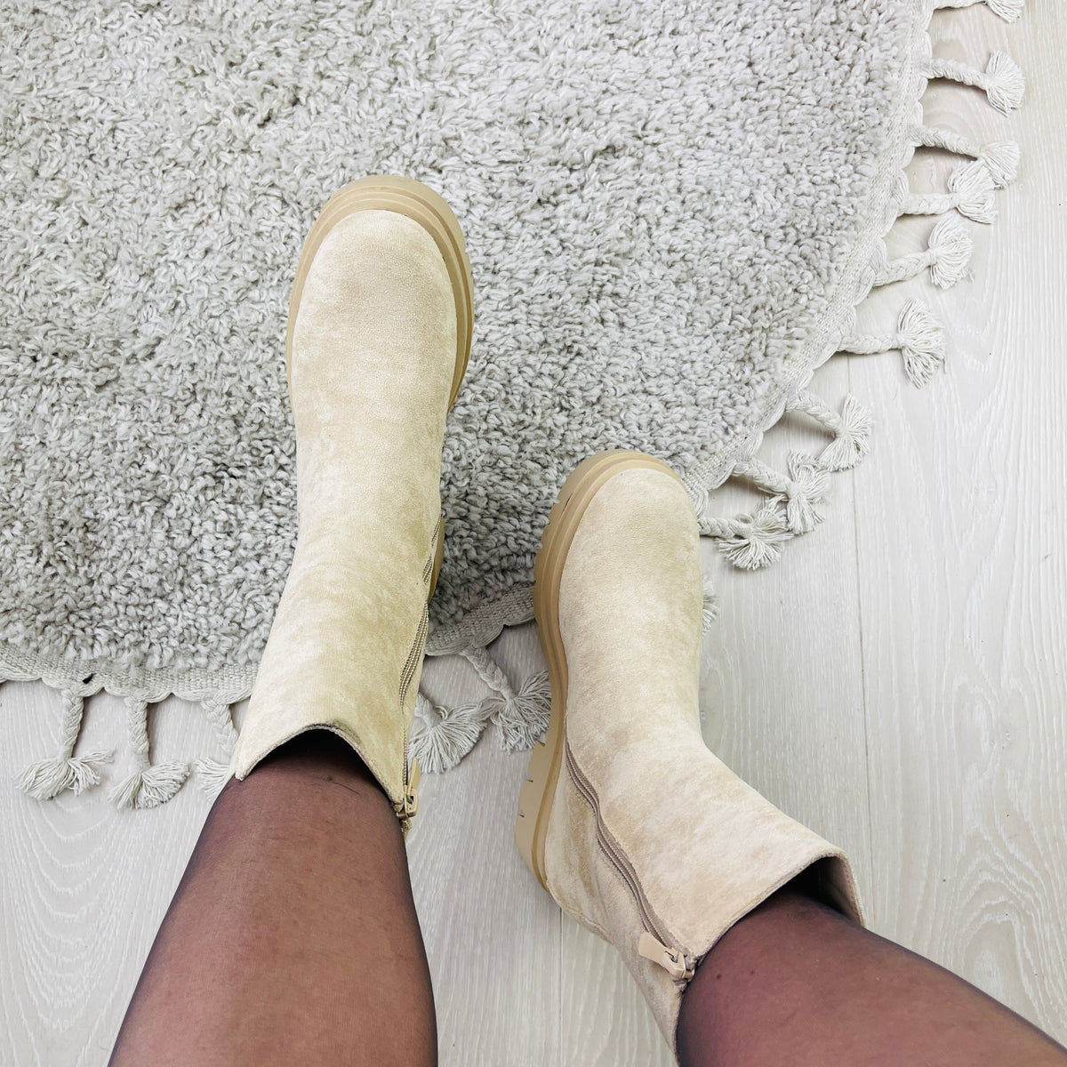 Chelsea Beige Suedine Stivali
