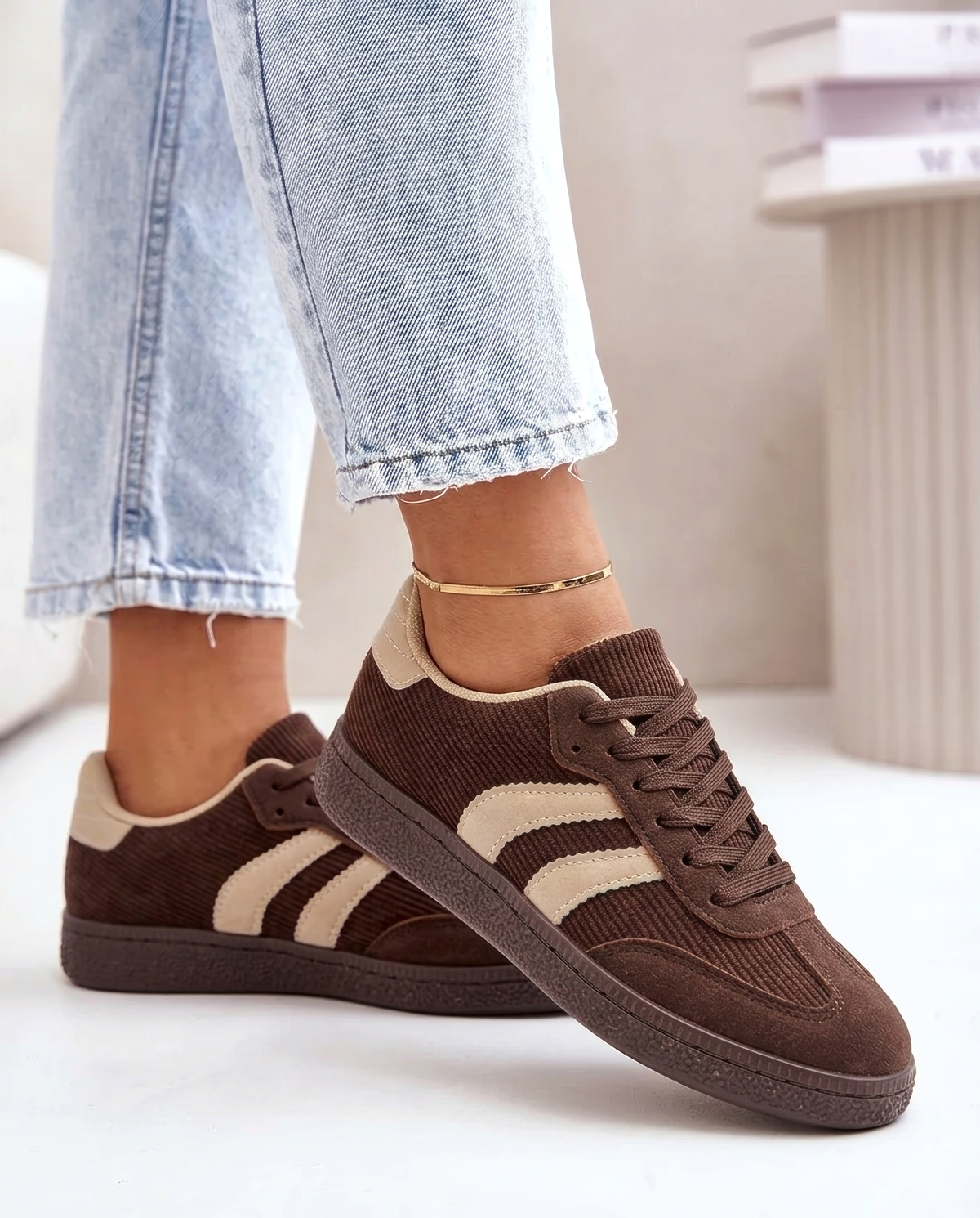 Daisy Marrone Sneaker