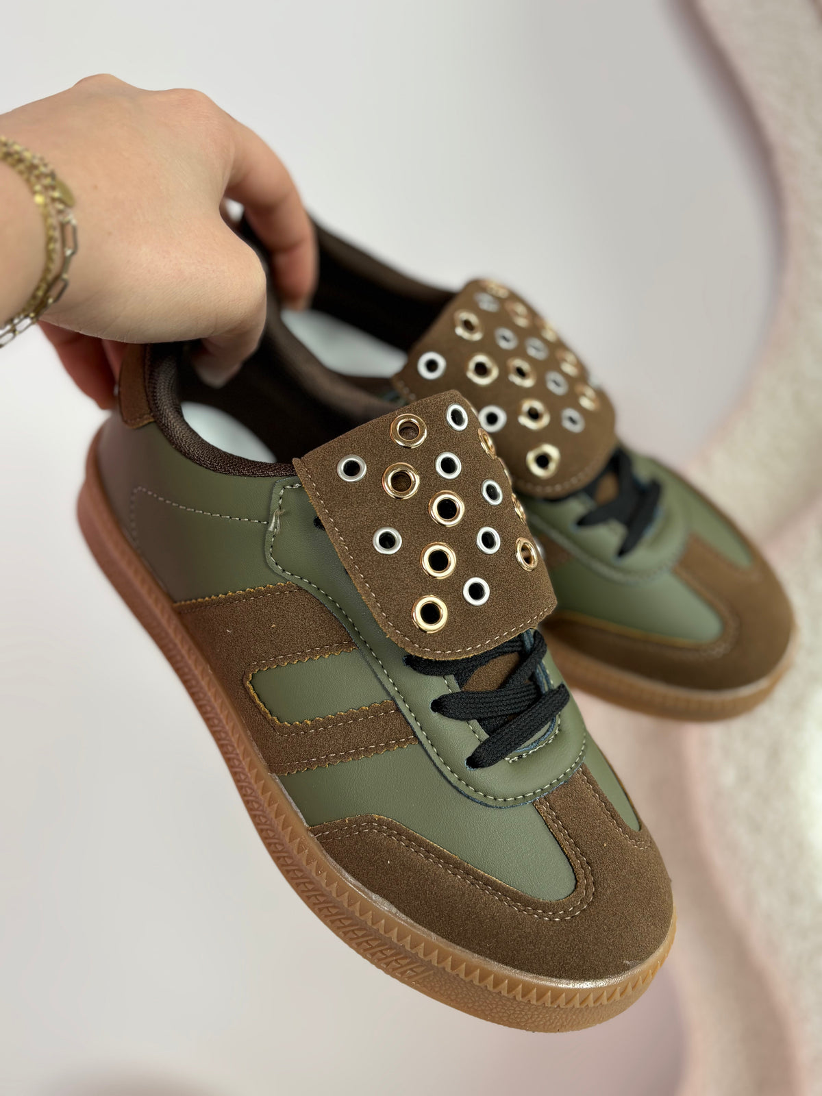 Eyelet Green Sneaker