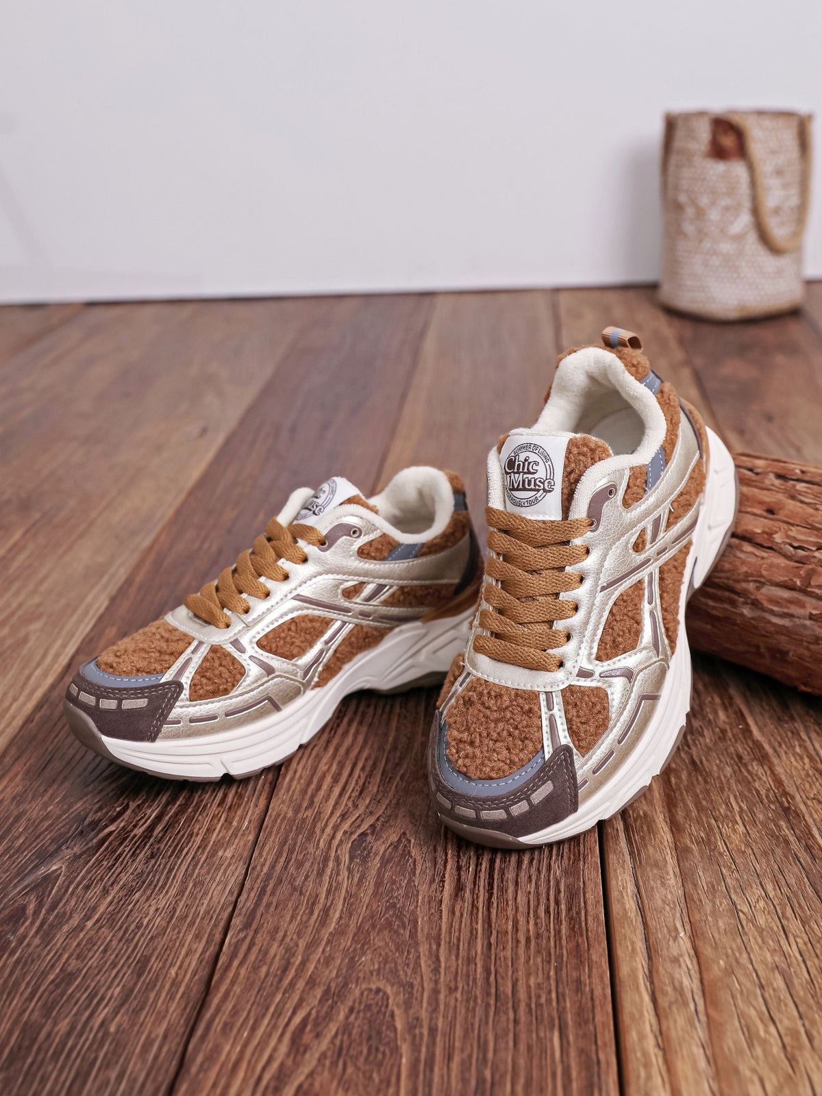 Wendy Marrone Sneaker