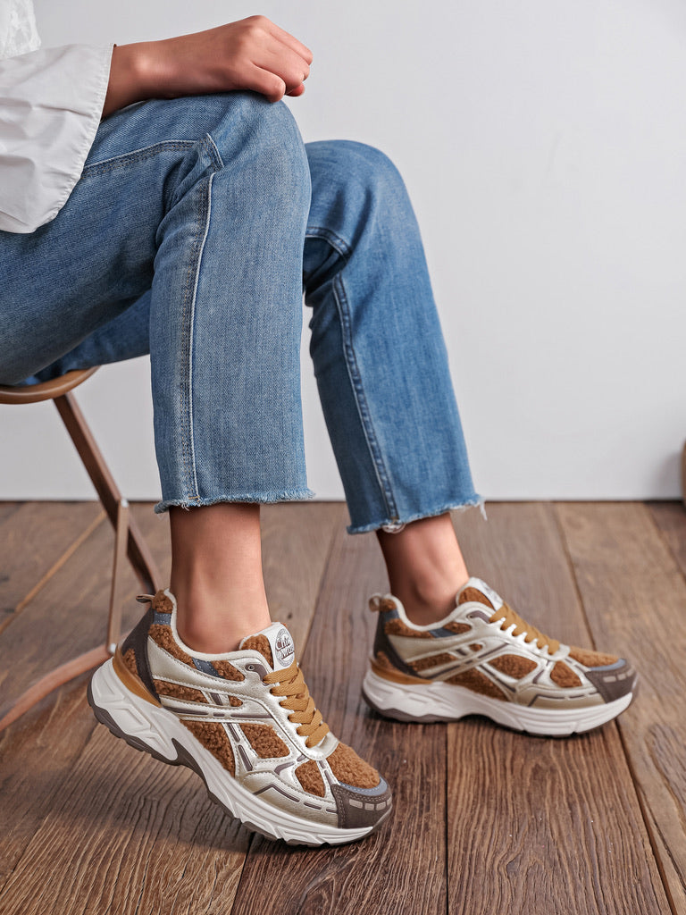 Wendy Marrone Sneaker